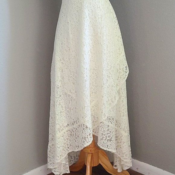 White Lace Dressthe room - Picture 3 of 6